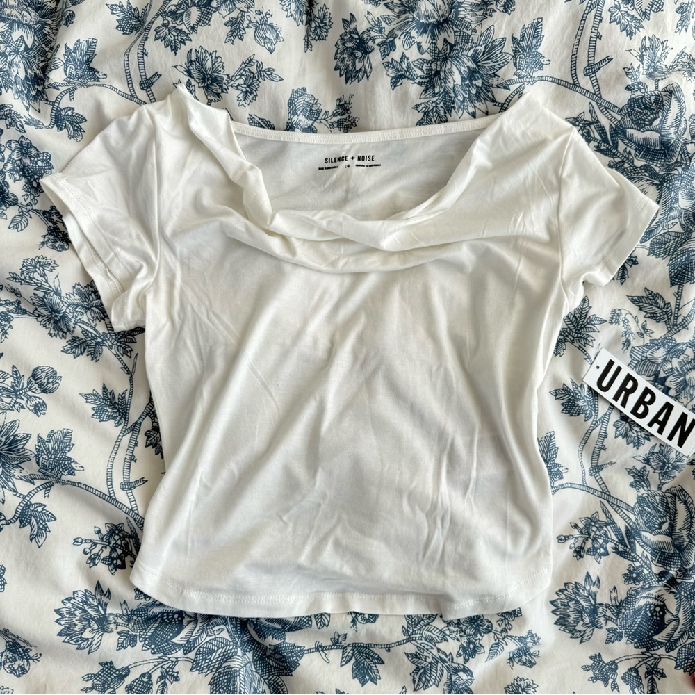 UO cowl neck top size L